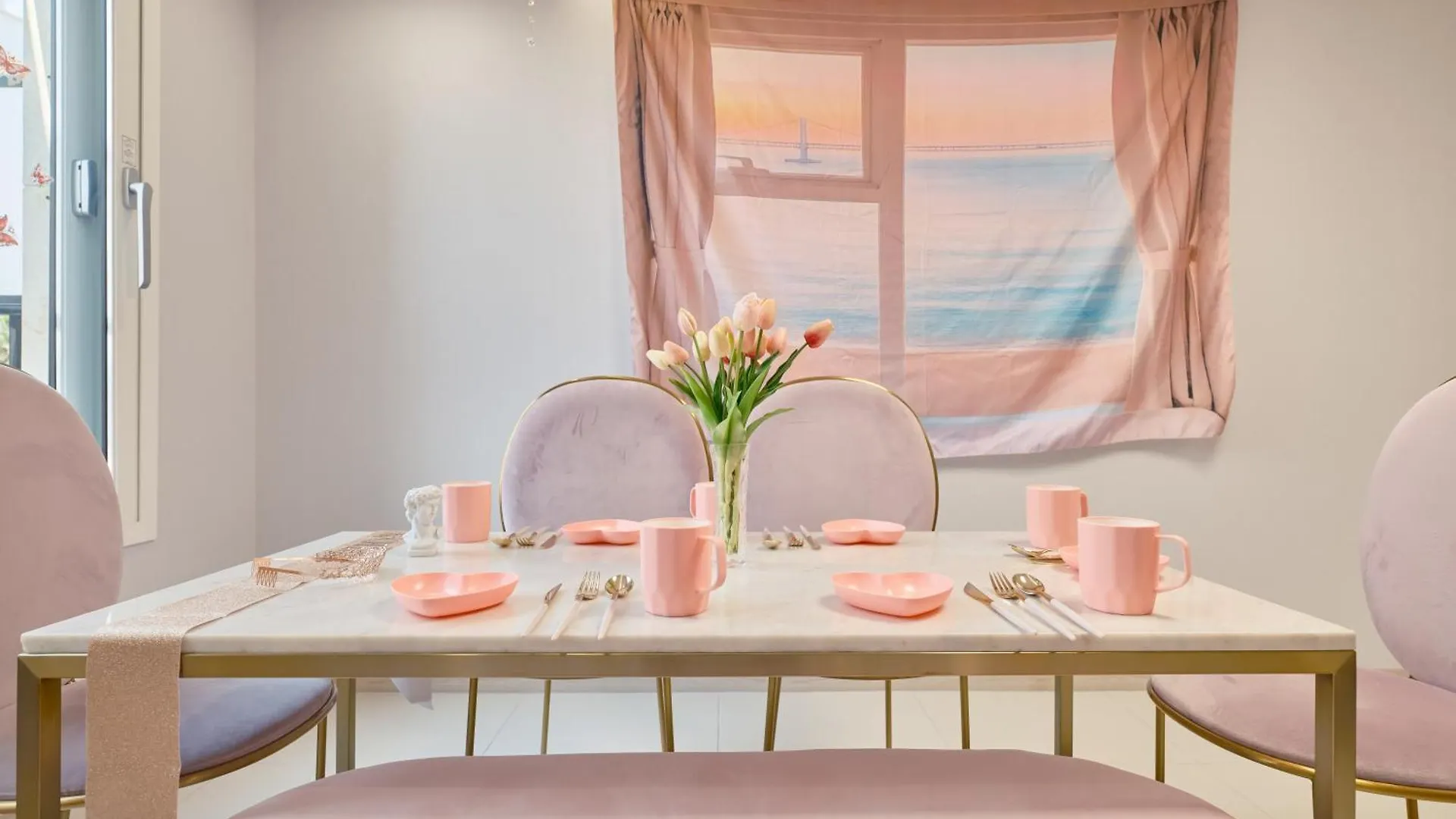 Pink Room 4 Bedroom Seoul 0*,  South Korea