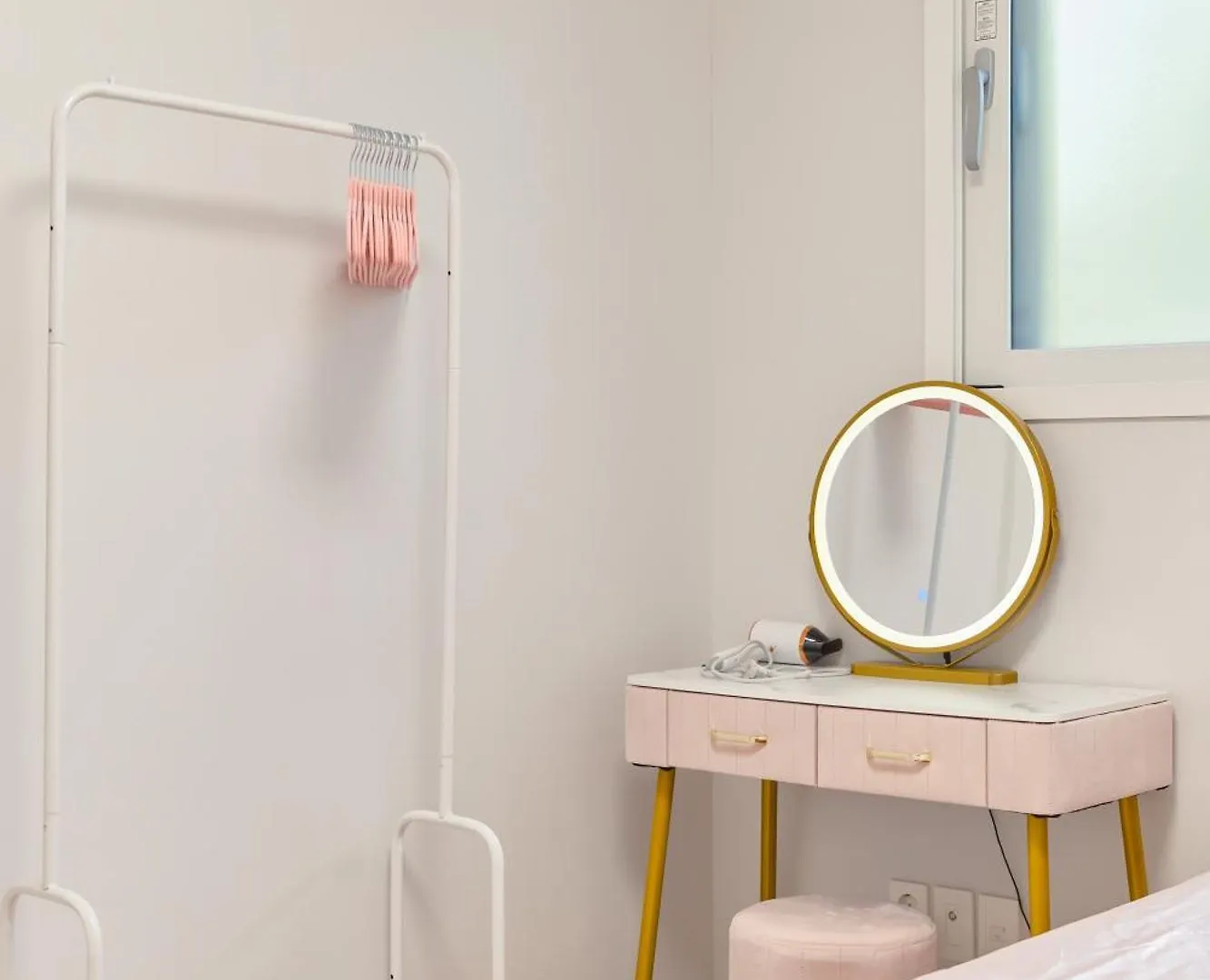 Pink Room 4 Bedroom Seoul