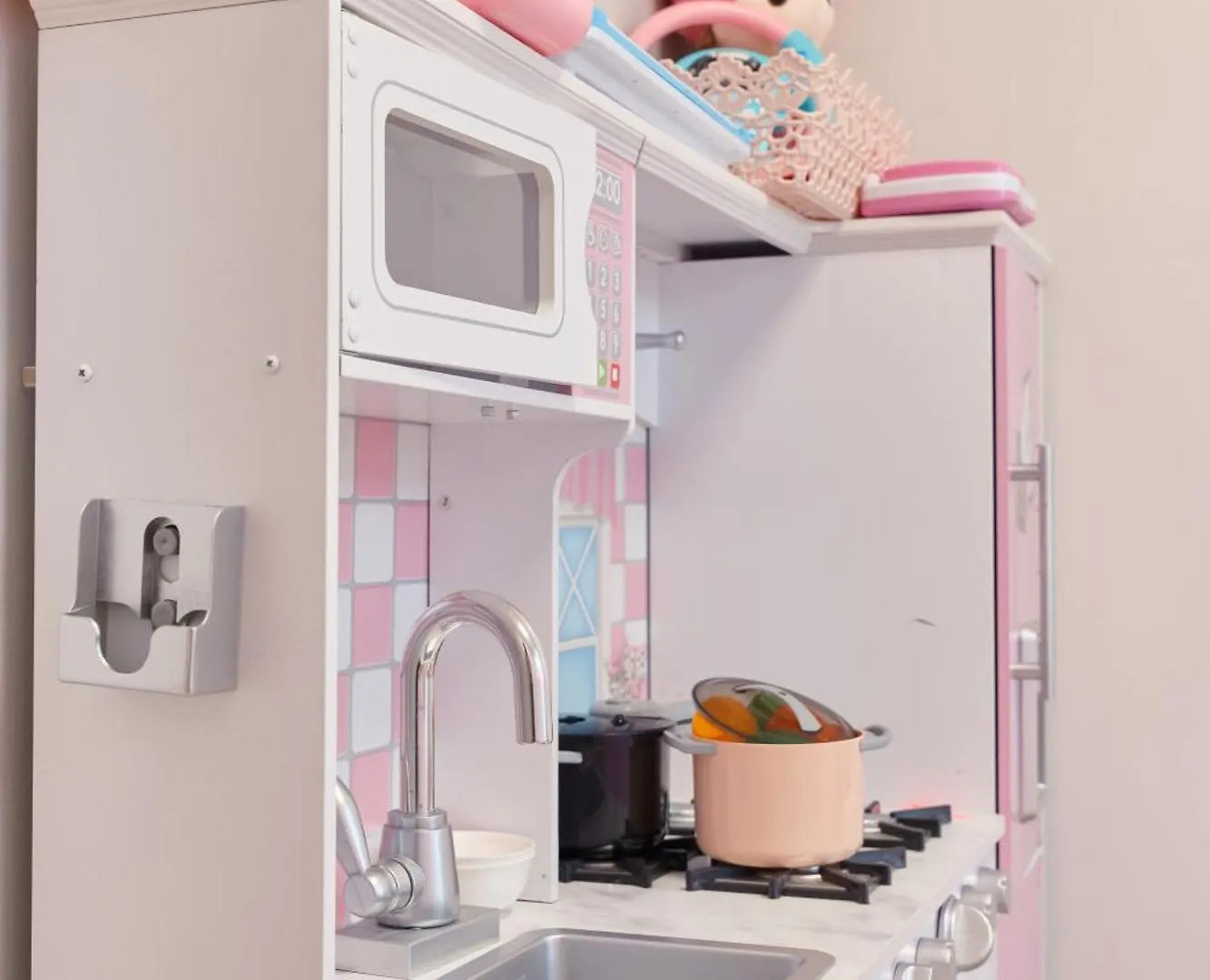 Pink Room 4 Bedroom Seoul Apartment