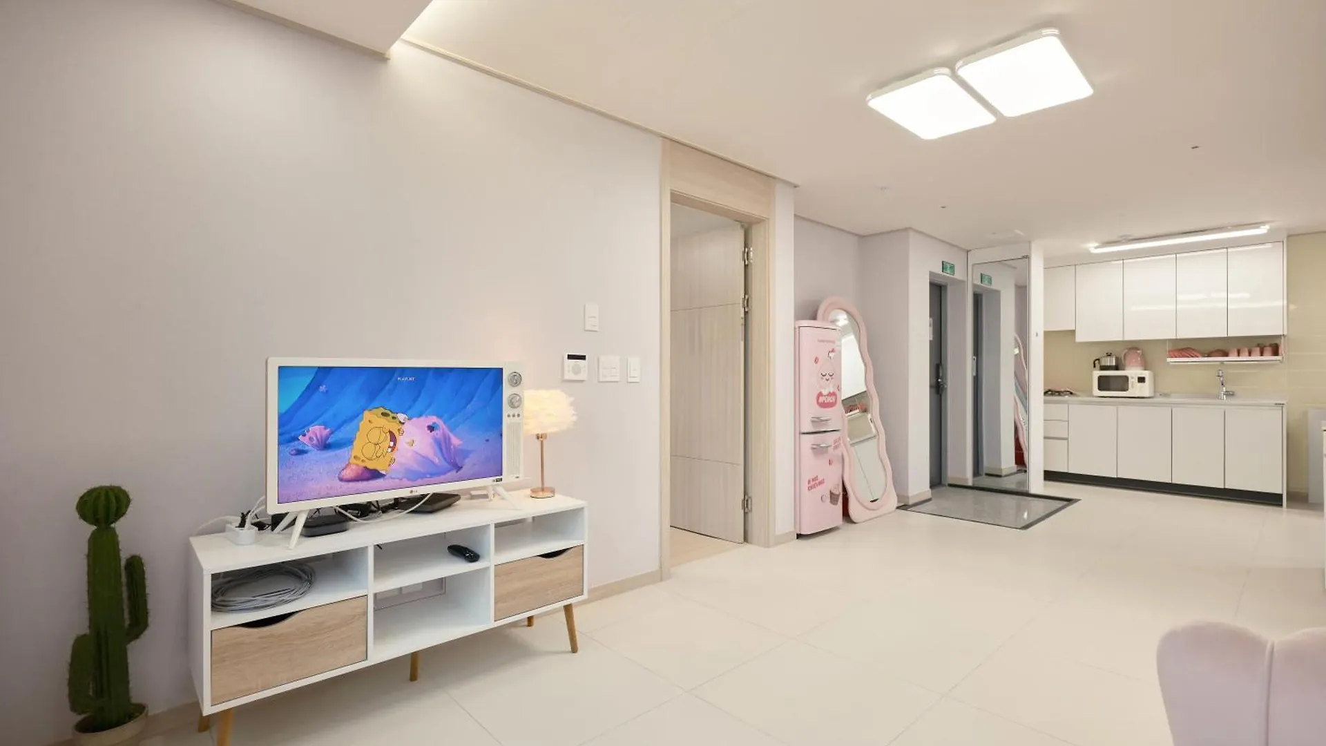 Pink Room 4 Bedroom Seoul Apartment